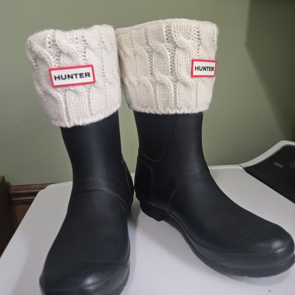 Hunter Black Boots with White Knit Cuffs - Picture 3 of 6